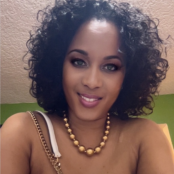 Elegant Gold Beaded Necklace - Picture 2 of 6